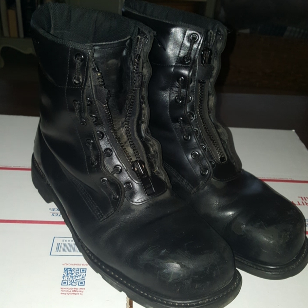 Thorogood 8 Inch Front Zip Steel Toe Station Boot